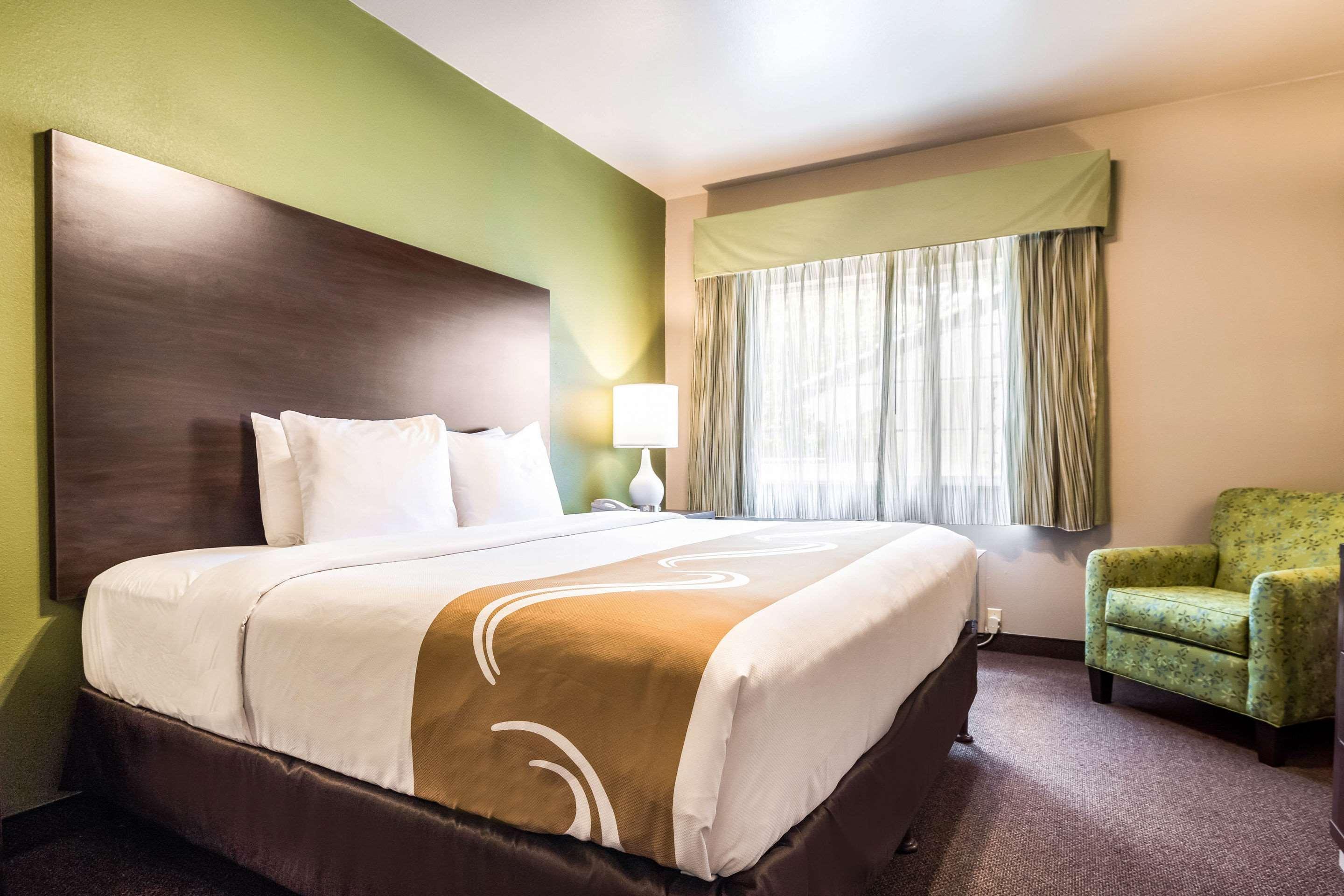 Quality Inn & Suites Bainbridge Island Bagian luar foto
