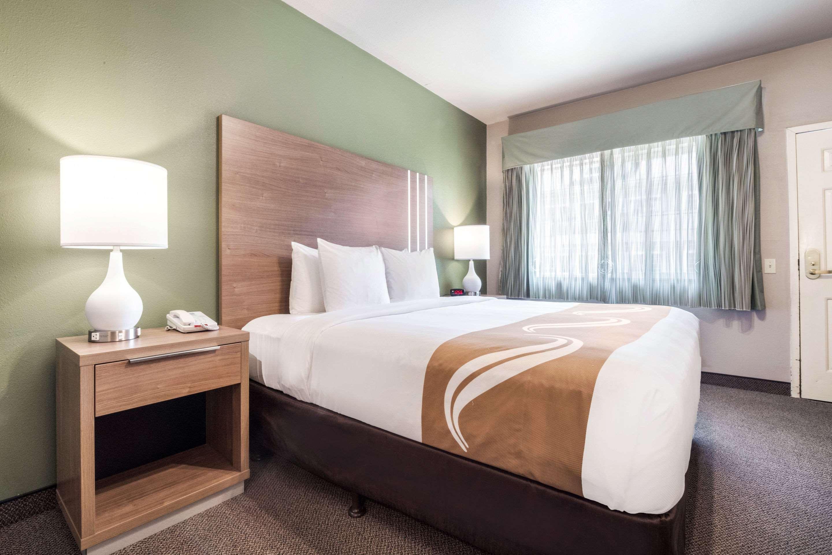 Quality Inn & Suites Bainbridge Island Bagian luar foto