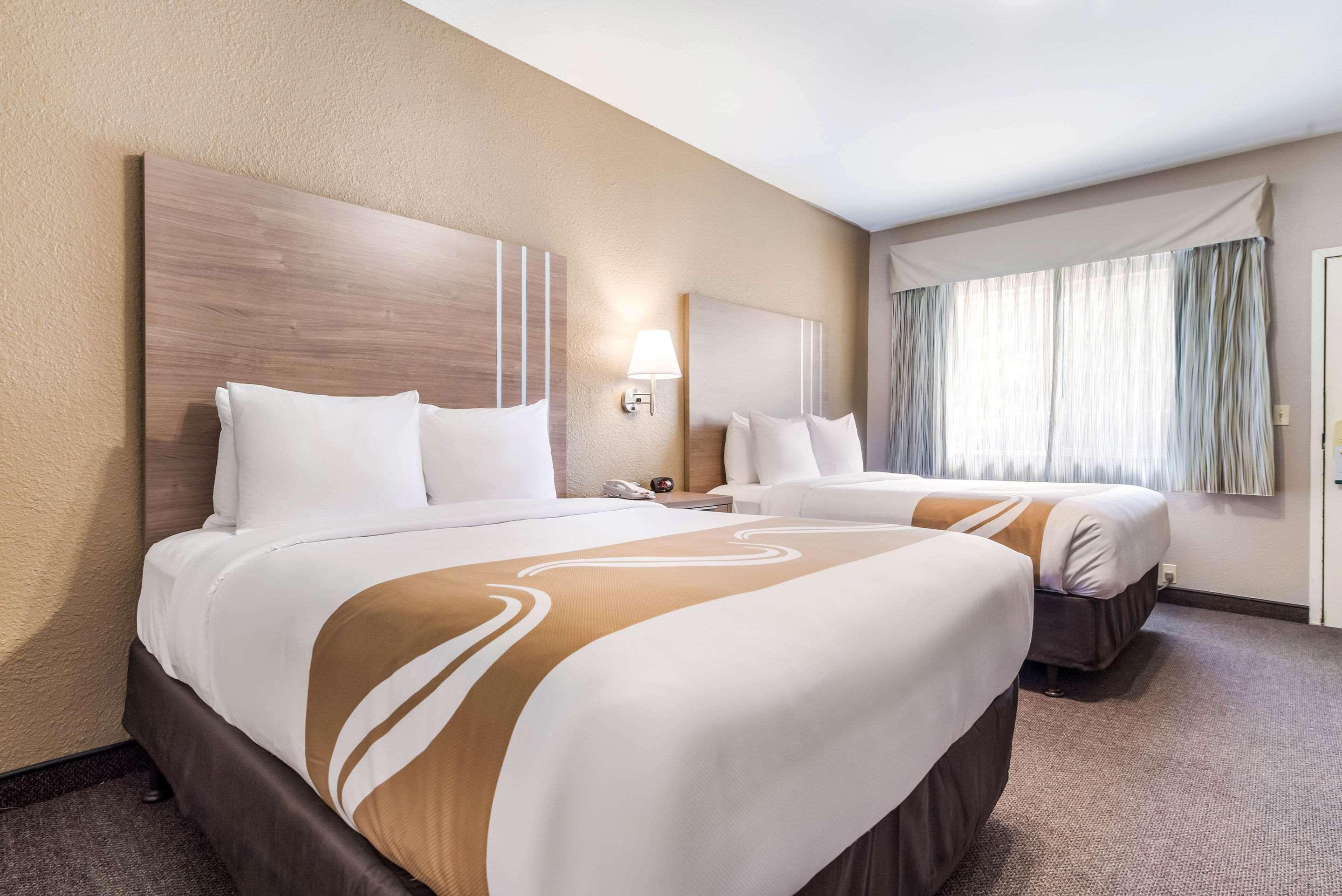 Quality Inn & Suites Bainbridge Island Bagian luar foto