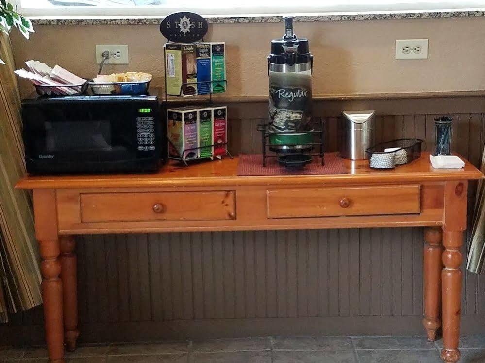 Quality Inn & Suites Bainbridge Island Bagian luar foto